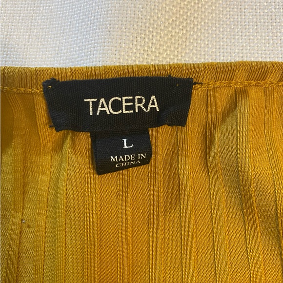 Mustard Shift Dress | L | Yellow, Flared Sleeves, Detachable Necklace - Picture 5 of 6